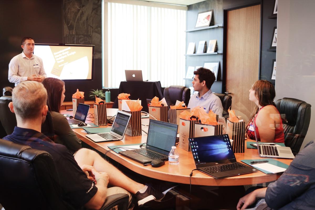 A Local Leader presenting to a room of founders during a Founder Institute session